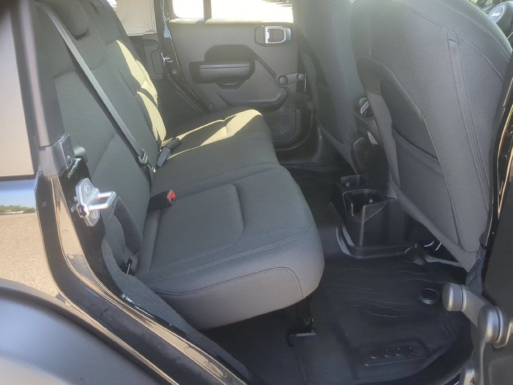 2023 Jeep Wrangler 4-Door Sport 4x4