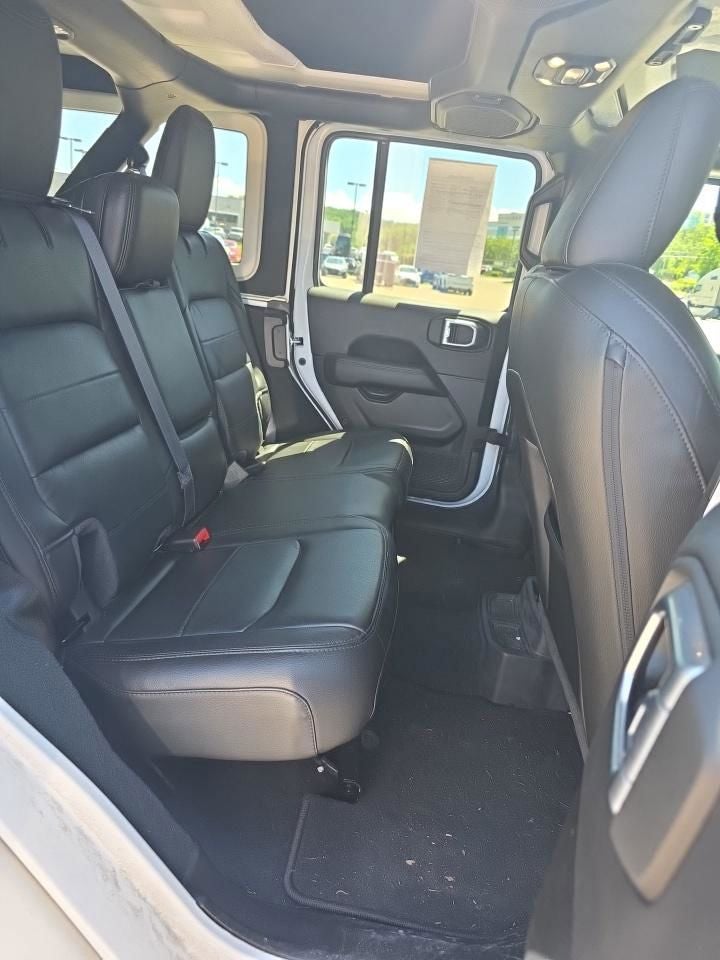 2022 Jeep Wrangler Unlimited Sahara Altitude 4x4