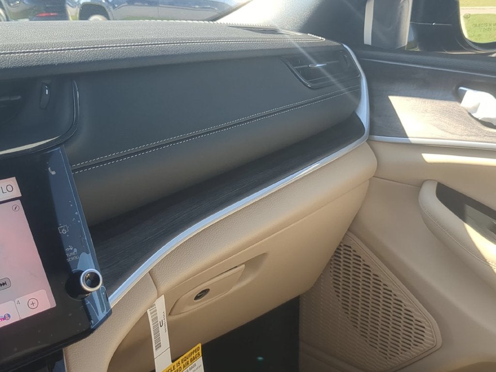 2027 Jeep Grand Cherokee GRAND CHEROKEE LIMITED 4X4