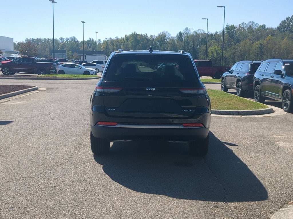 2027 Jeep Grand Cherokee GRAND CHEROKEE LIMITED 4X4
