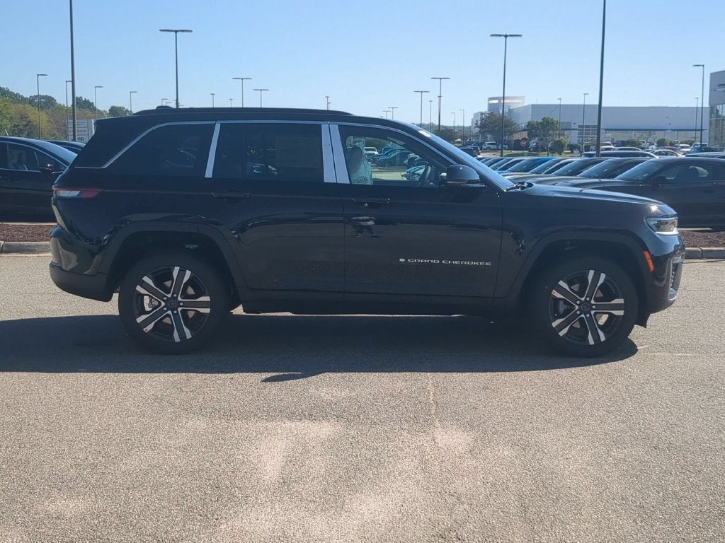 2027 Jeep Grand Cherokee GRAND CHEROKEE LIMITED 4X4
