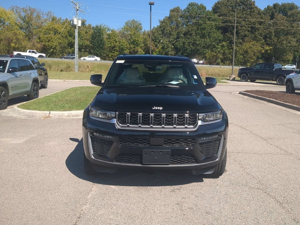 2027 Jeep Grand Cherokee GRAND CHEROKEE LIMITED 4X4