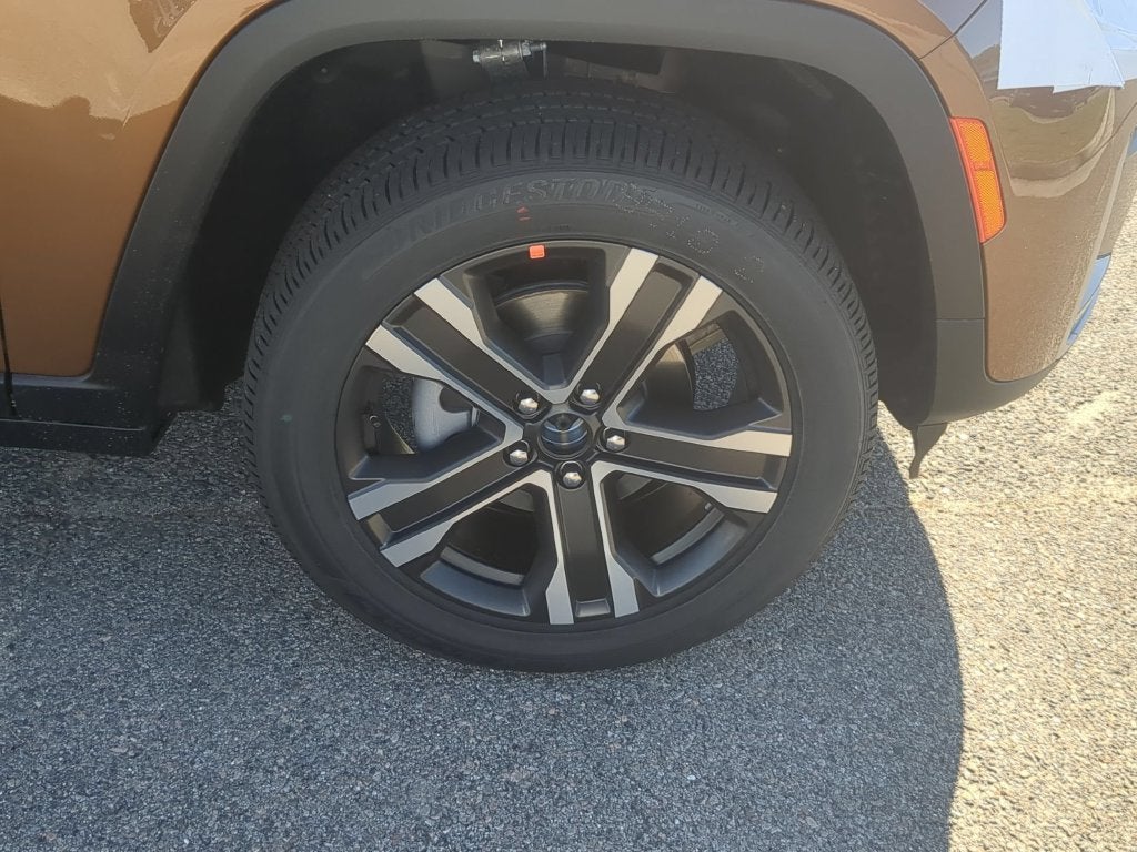2027 Jeep Grand Cherokee GRAND CHEROKEE LIMITED 4X4