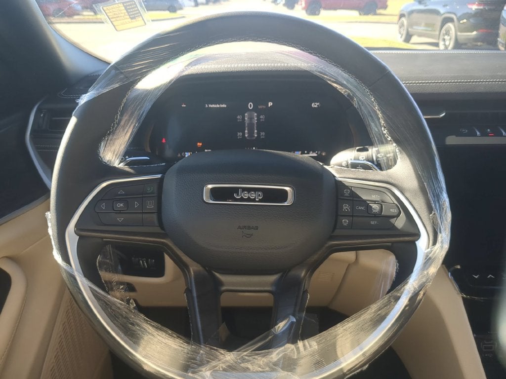 2027 Jeep Grand Cherokee GRAND CHEROKEE LIMITED 4X4
