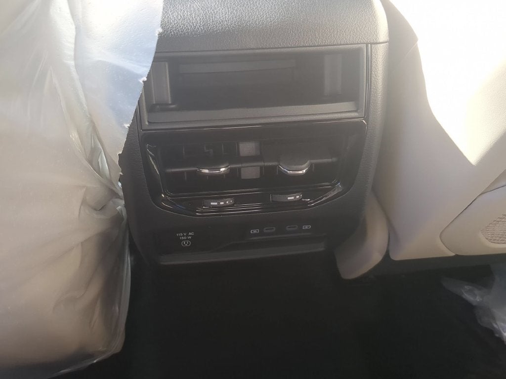 2027 Jeep Grand Cherokee GRAND CHEROKEE LIMITED 4X4