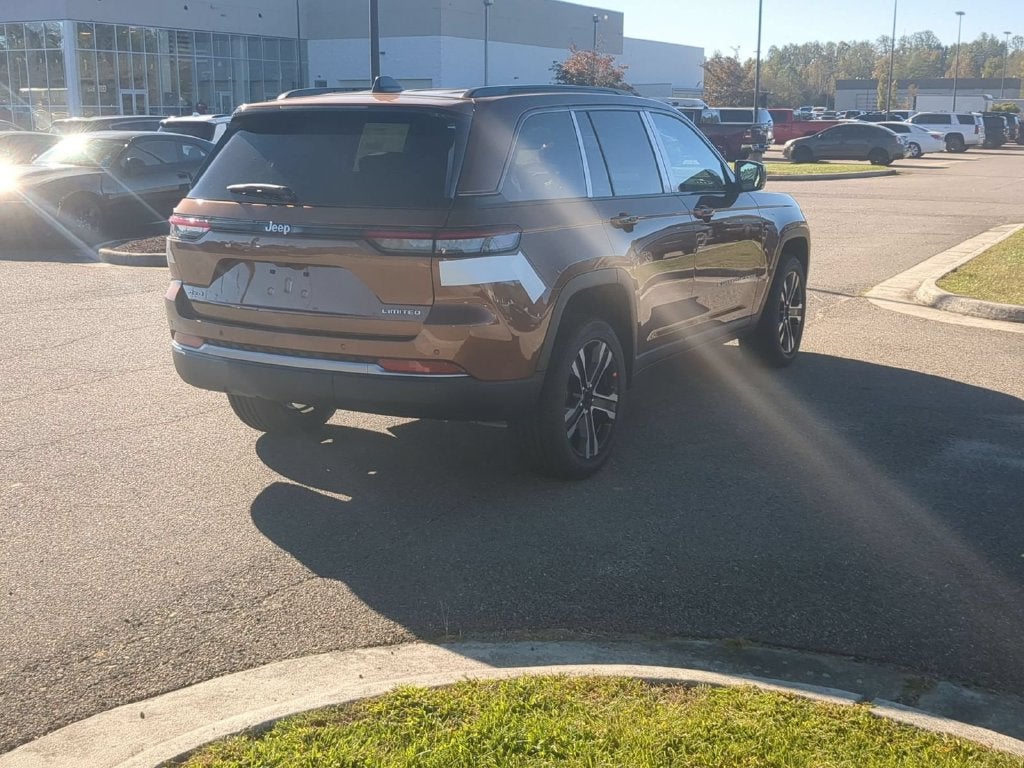 2027 Jeep Grand Cherokee GRAND CHEROKEE LIMITED 4X4