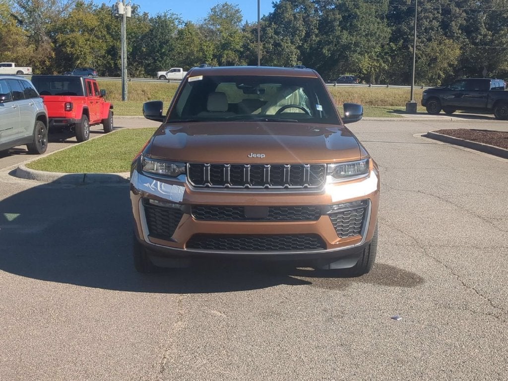 2027 Jeep Grand Cherokee GRAND CHEROKEE LIMITED 4X4