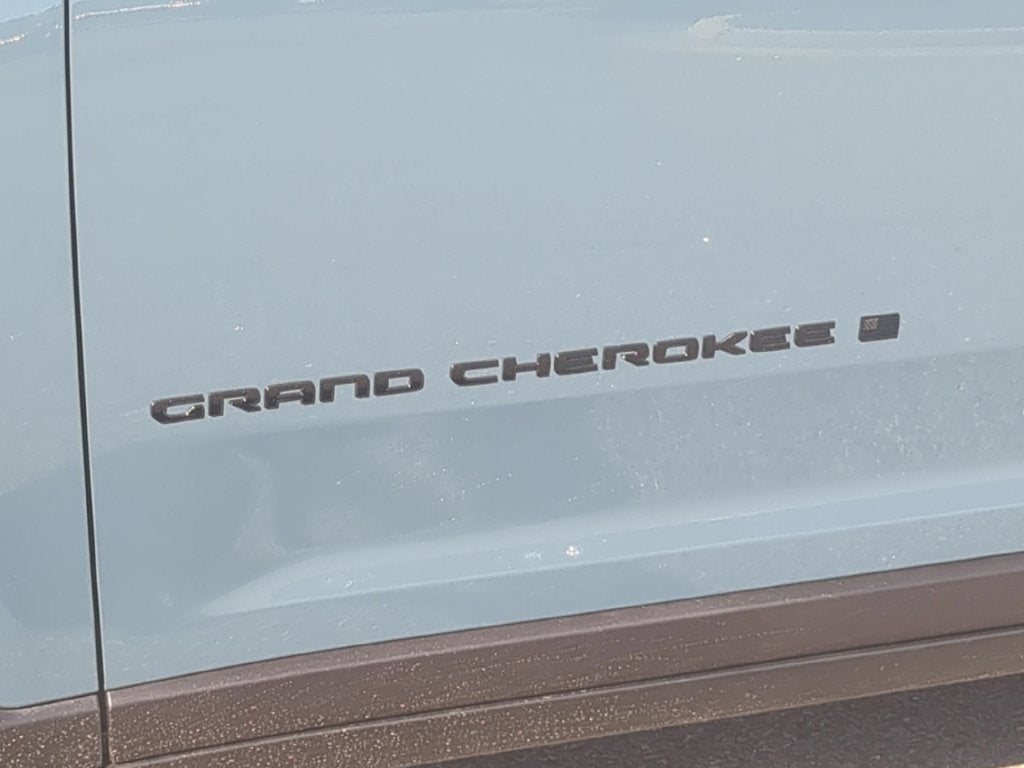 2027 Jeep Grand Cherokee GRAND CHEROKEE LIMITED 4X4