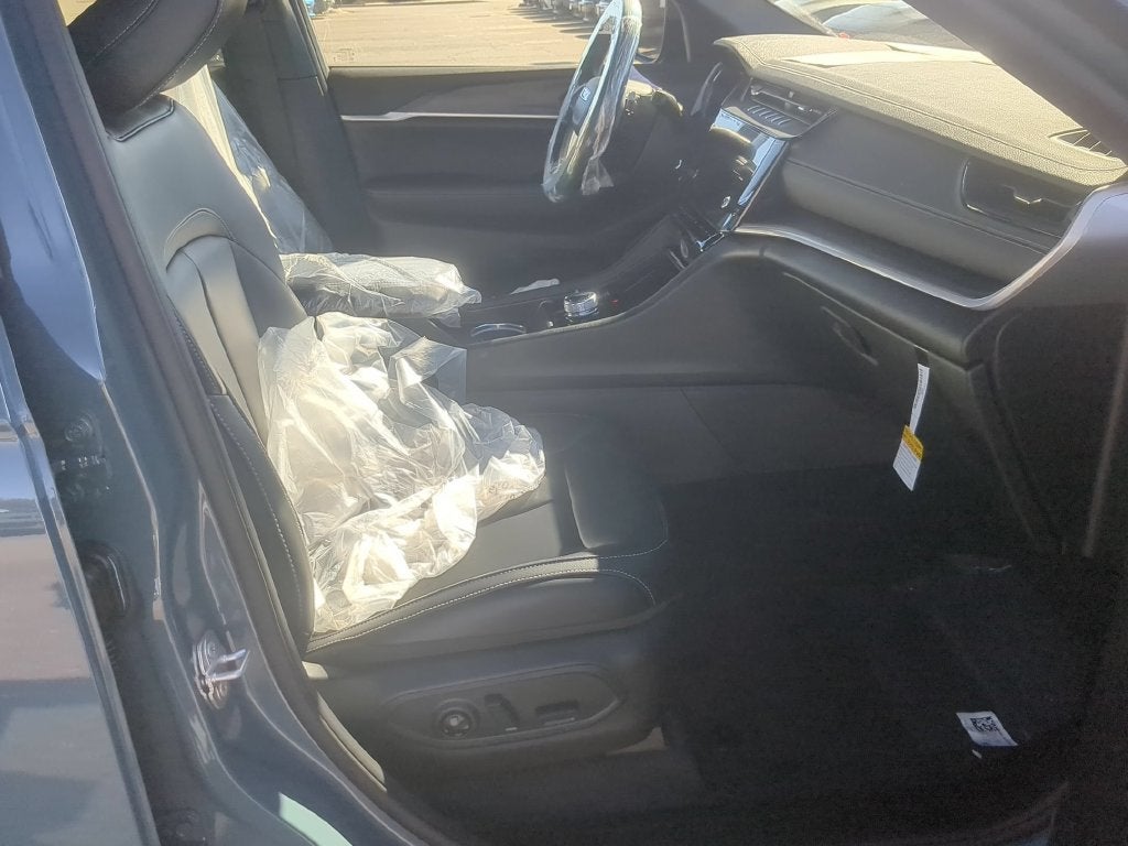2027 Jeep Grand Cherokee GRAND CHEROKEE LIMITED 4X4