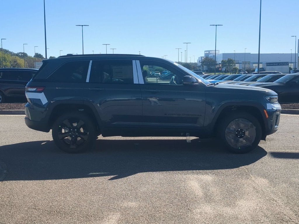 2027 Jeep Grand Cherokee GRAND CHEROKEE LIMITED 4X4