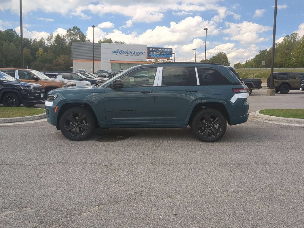 2027 Jeep Grand Cherokee GRAND CHEROKEE LIMITED RESERVE 4X4