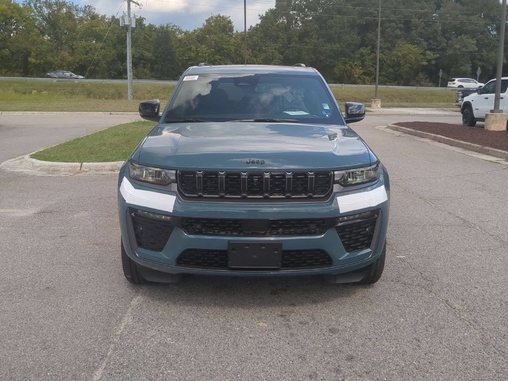 2027 Jeep Grand Cherokee GRAND CHEROKEE LIMITED RESERVE 4X4
