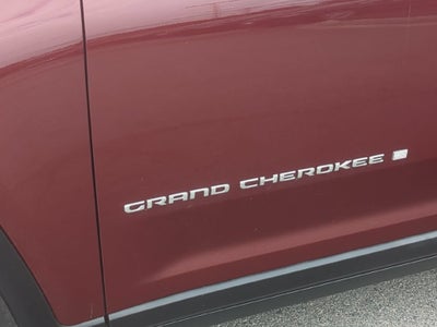 2022 Jeep Grand Cherokee L Laredo 4x4