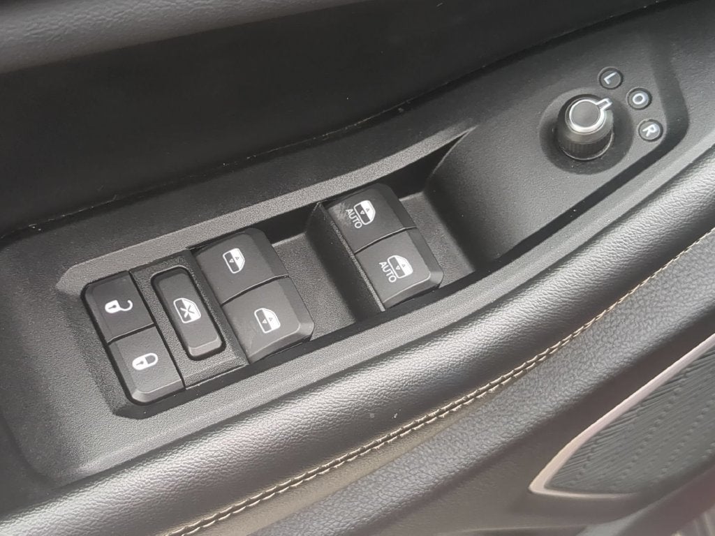 2022 Jeep Grand Cherokee L Laredo 4x4