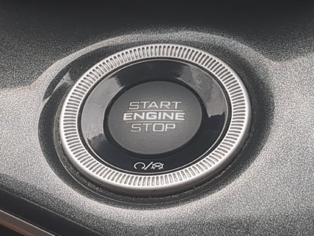 2022 Jeep Grand Cherokee L Laredo 4x4