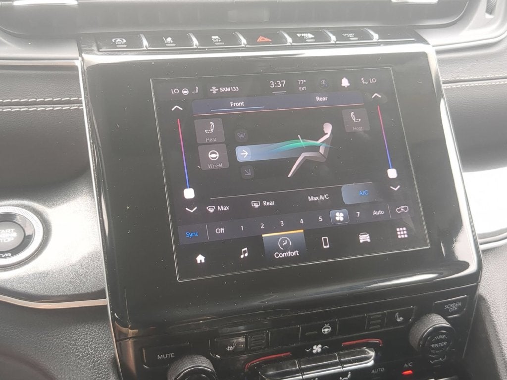 2022 Jeep Grand Cherokee L Laredo 4x4