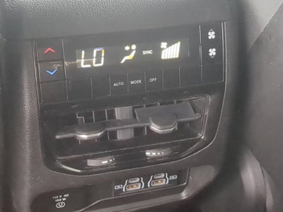 2022 Jeep Grand Cherokee L Laredo 4x4