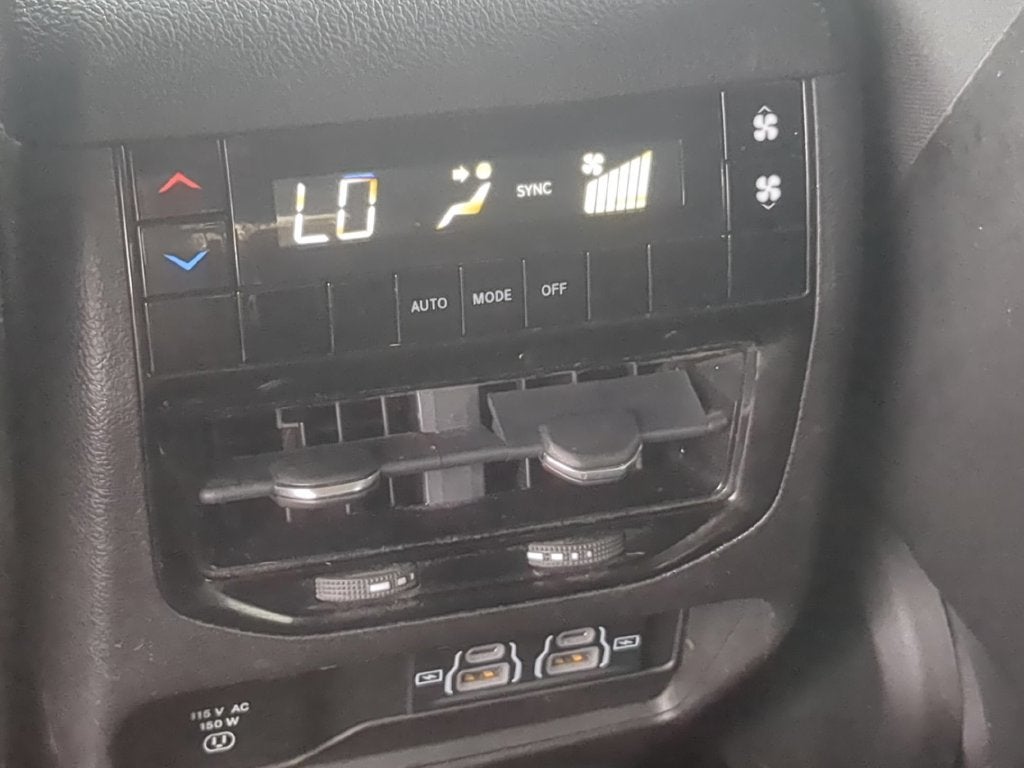 2022 Jeep Grand Cherokee L Laredo 4x4