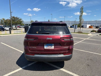 2022 Jeep Grand Cherokee L Laredo 4x4