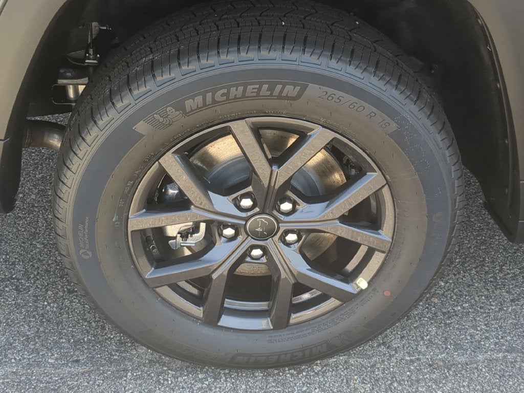2027 Jeep Grand Cherokee L GRAND CHEROKEE L LAREDO ALTITUDE 4X4