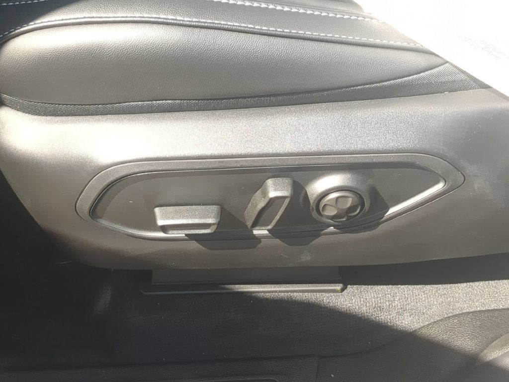 2027 Jeep Grand Cherokee L GRAND CHEROKEE L LAREDO ALTITUDE 4X4