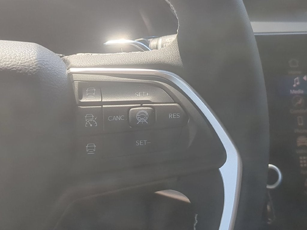 2027 Jeep Grand Cherokee L GRAND CHEROKEE L LAREDO ALTITUDE 4X4