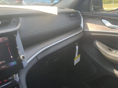 2027 Jeep Grand Cherokee L GRAND CHEROKEE L LAREDO ALTITUDE 4X4