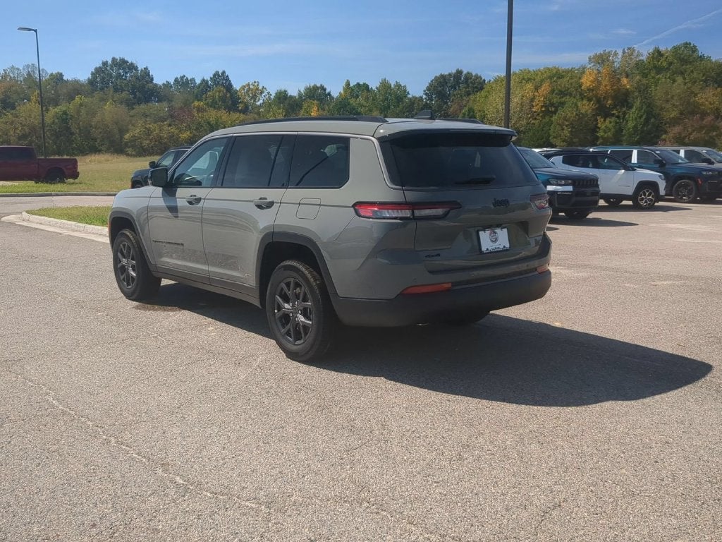 2027 Jeep Grand Cherokee L GRAND CHEROKEE L LAREDO ALTITUDE 4X4