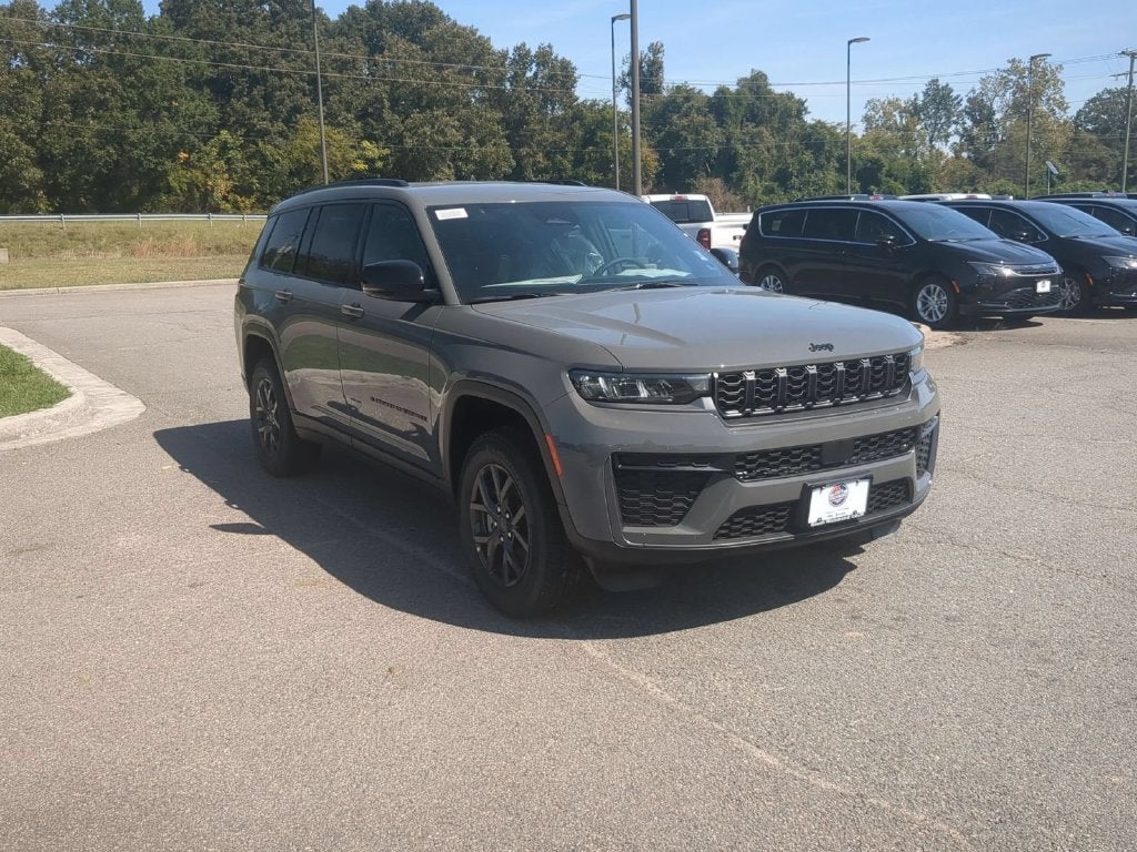 2027 Jeep Grand Cherokee L GRAND CHEROKEE L LAREDO ALTITUDE 4X4