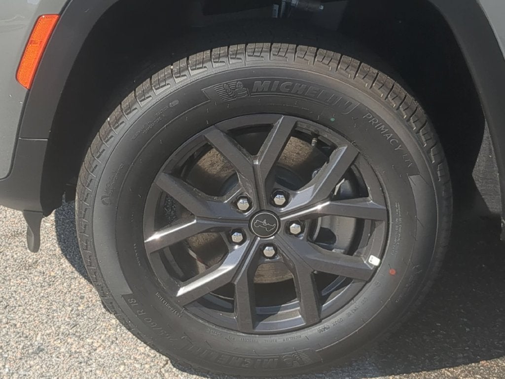 2027 Jeep Grand Cherokee L GRAND CHEROKEE L LAREDO ALTITUDE 4X4