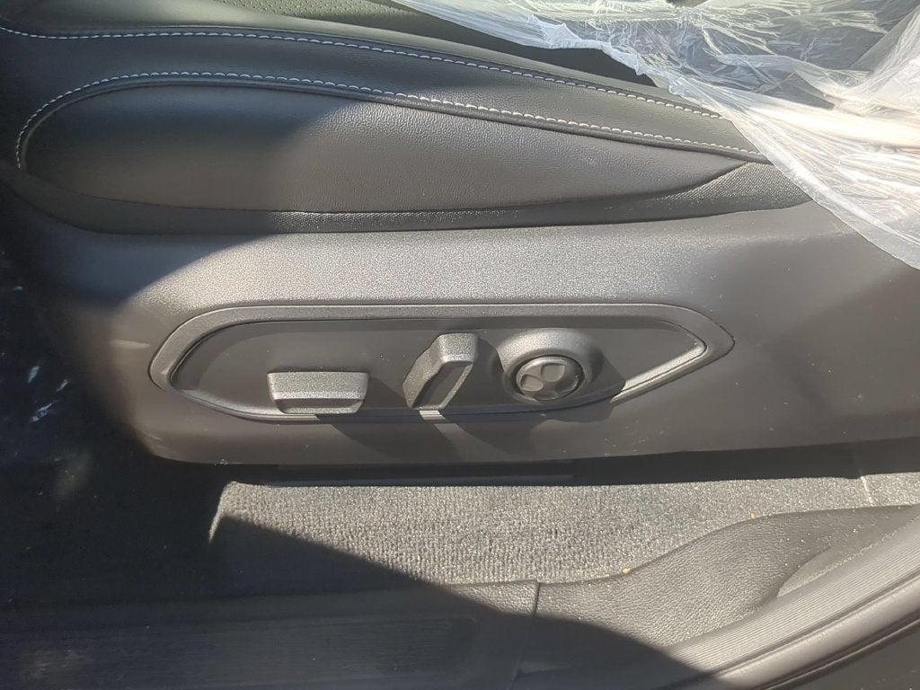 2027 Jeep Grand Cherokee L GRAND CHEROKEE L LAREDO ALTITUDE 4X4
