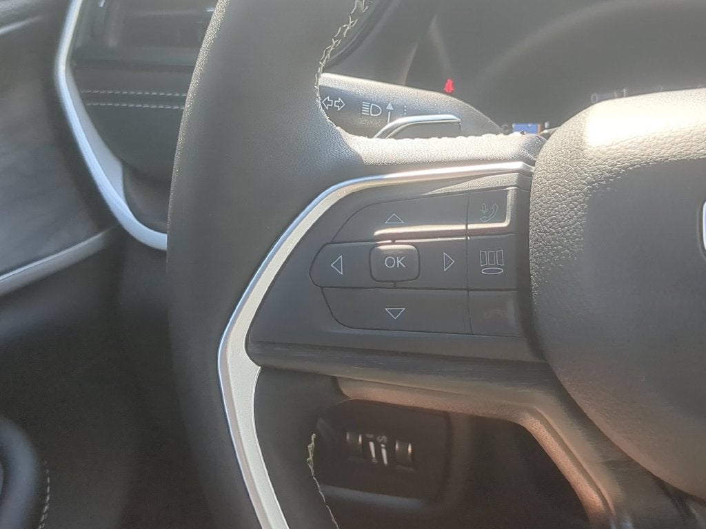 2027 Jeep Grand Cherokee L GRAND CHEROKEE L LAREDO ALTITUDE 4X4