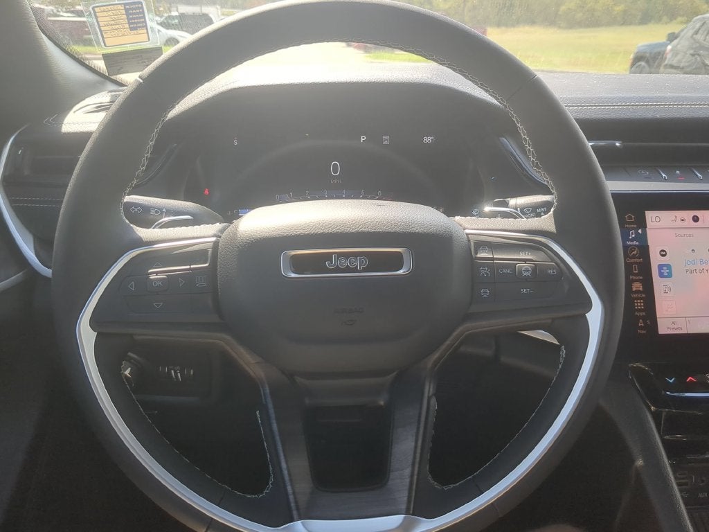 2027 Jeep Grand Cherokee L GRAND CHEROKEE L LAREDO ALTITUDE 4X4
