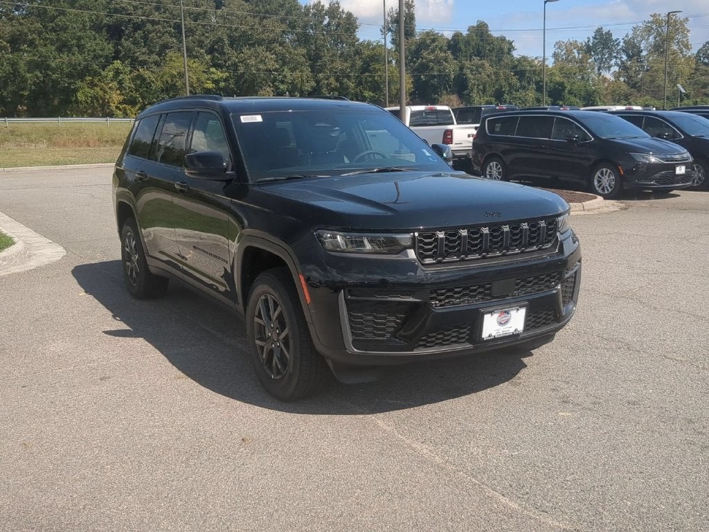 2027 Jeep Grand Cherokee L GRAND CHEROKEE L LAREDO ALTITUDE 4X4