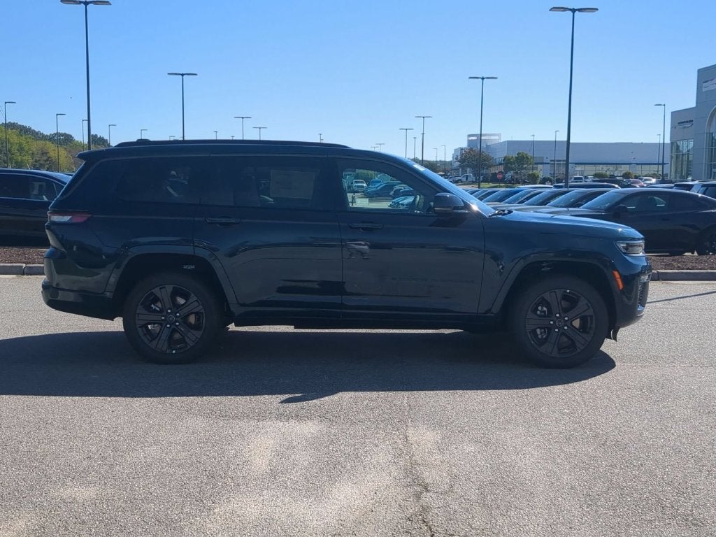 2027 Jeep Grand Cherokee L GRAND CHEROKEE L LIMITED RESERVE 4X4