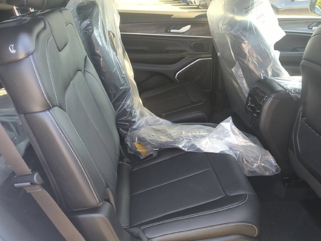 2027 Jeep Grand Cherokee L GRAND CHEROKEE L LIMITED RESERVE 4X4