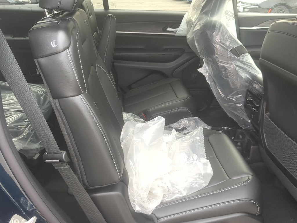 2027 Jeep Grand Cherokee L GRAND CHEROKEE L LIMITED 4X4