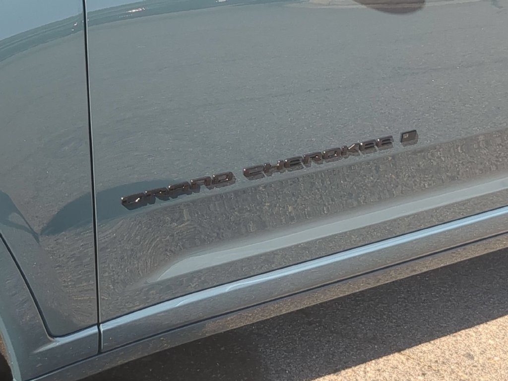 2027 Jeep Grand Cherokee L GRAND CHEROKEE L LIMITED RESERVE 4X4