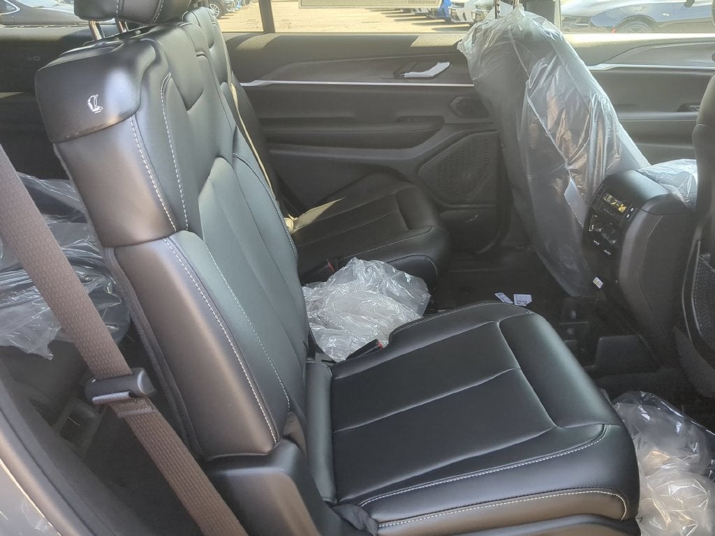 2027 Jeep Grand Cherokee L GRAND CHEROKEE L LIMITED 4X4