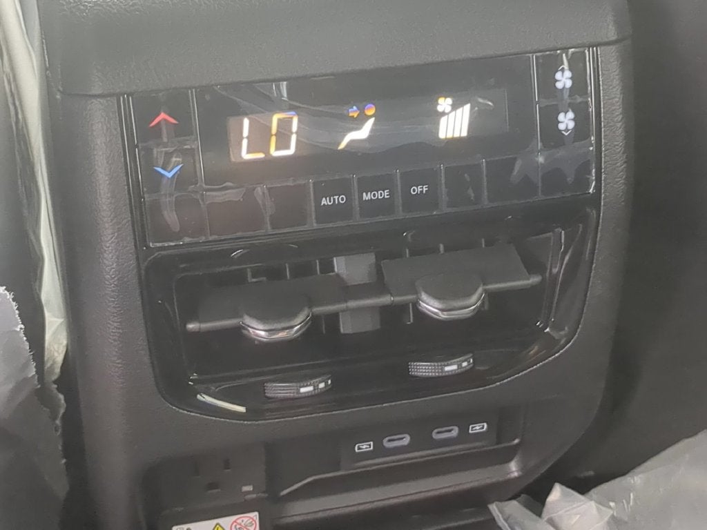 2027 Jeep Grand Cherokee L GRAND CHEROKEE L LIMITED 4X4
