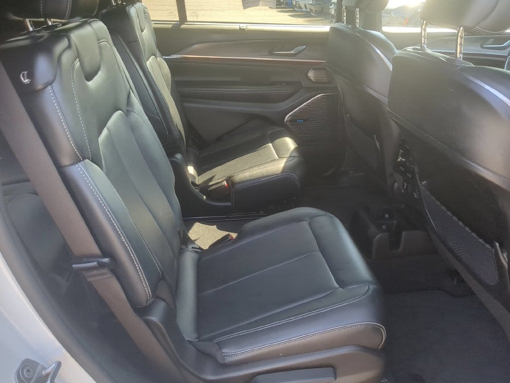 2022 Jeep Grand Cherokee L Overland 4x4