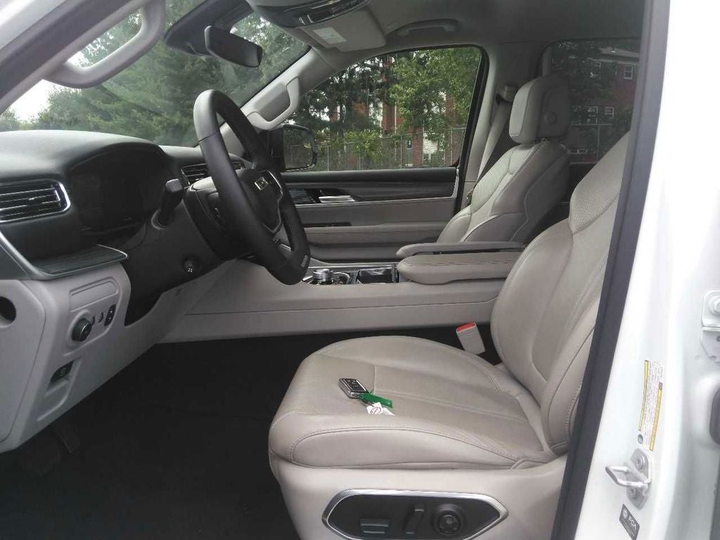2024 Jeep Wagoneer L Series II 4x2