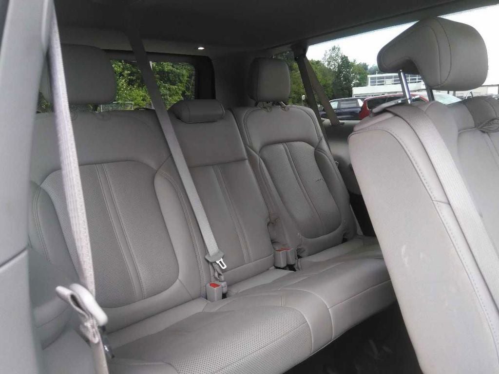 2024 Jeep Wagoneer L Series II 4x2