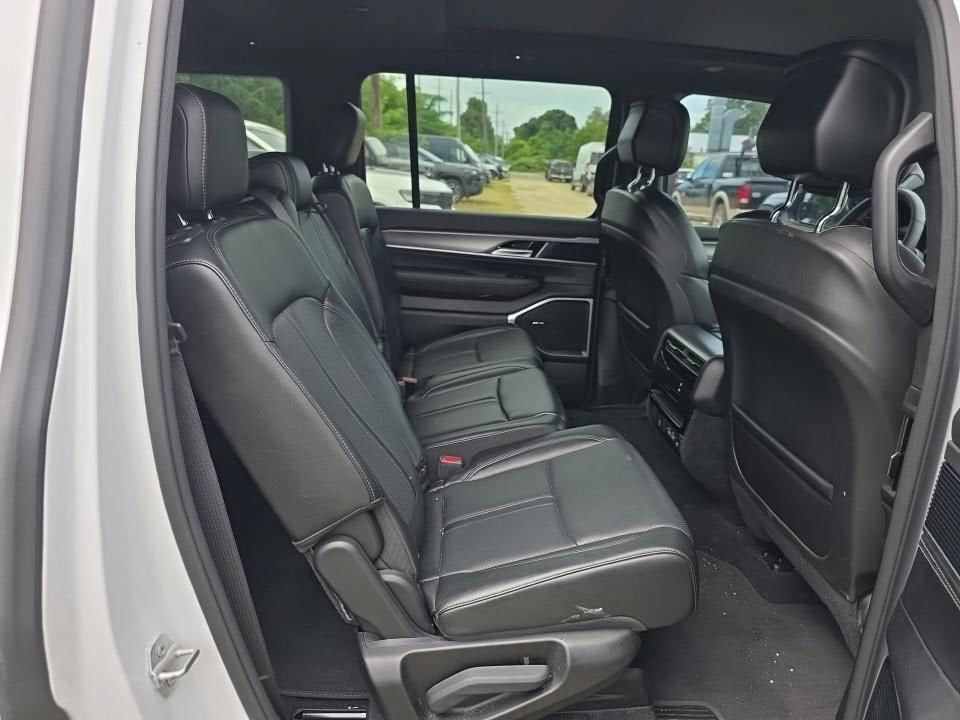 2023 Jeep Wagoneer Series II Carbide 4x4