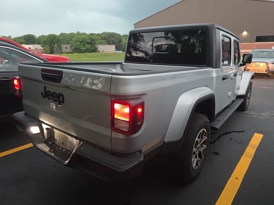 2024 Jeep Gladiator Sport S