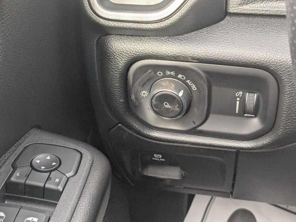 2026 RAM Ram 1500 RAM 1500 TRADESMAN CREW CAB 4X2 6'4' BOX