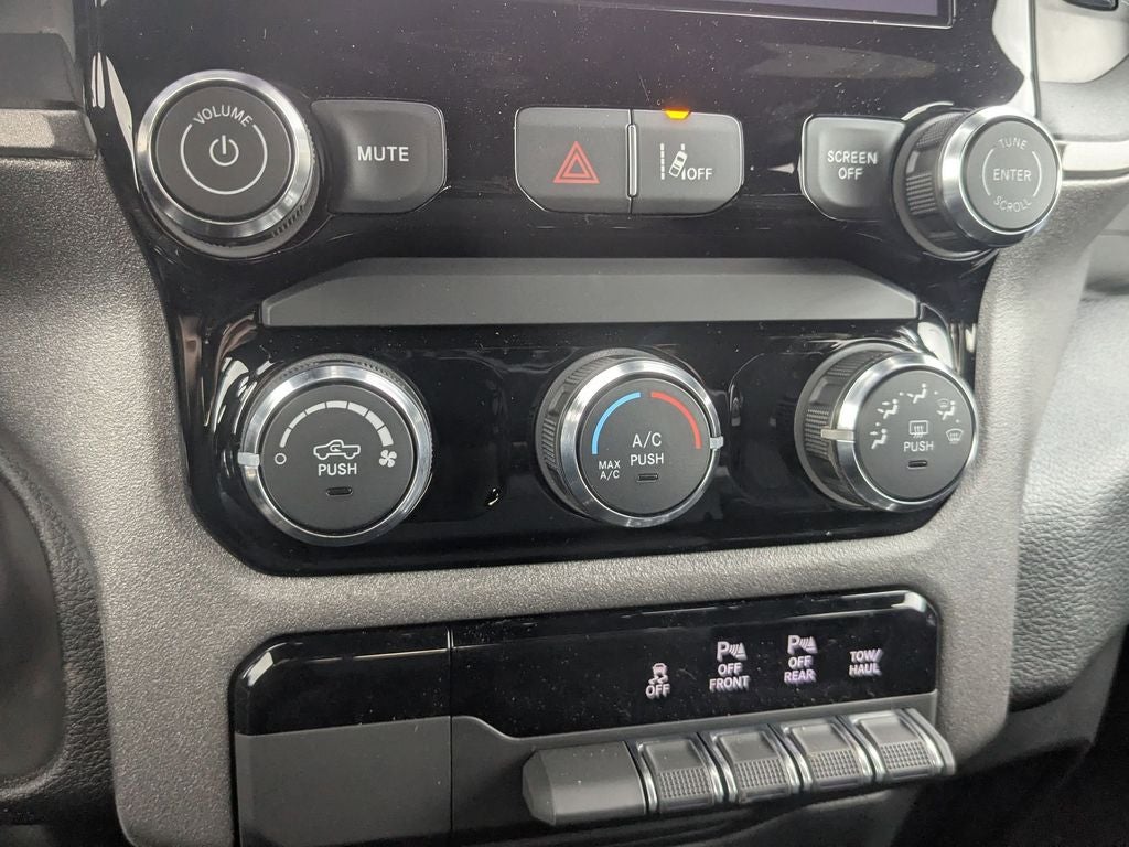 2026 RAM Ram 1500 RAM 1500 TRADESMAN CREW CAB 4X2 6'4' BOX