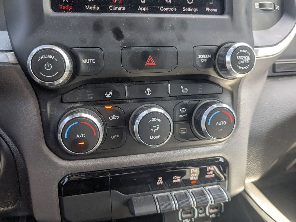 2021 RAM 1500 Big Horn Quad Cab 4x4 6'4' Box