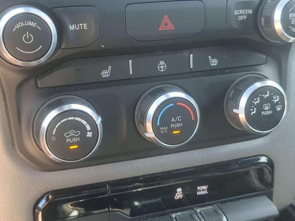 2024 RAM 1500 Big Horn Crew Cab 4x4 5'7' Box
