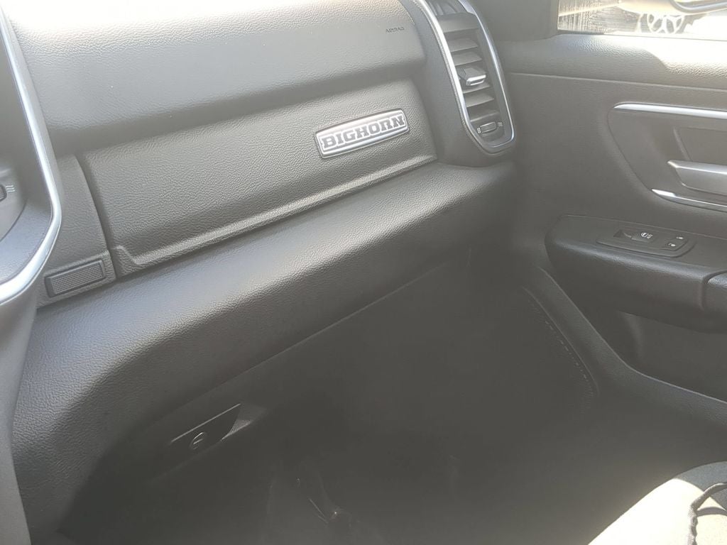 2024 RAM 1500 Big Horn Crew Cab 4x4 5'7' Box